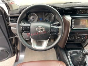 Xe Toyota Fortuner 2.4G 4x2 MT 2017