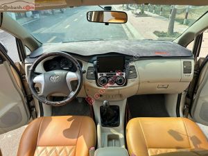 Xe Toyota Innova 2.0E 2015