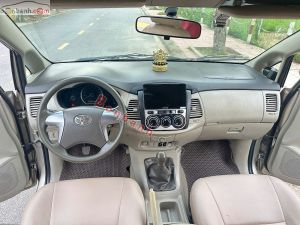 Xe Toyota Innova 2.0E 2015