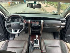 Xe Toyota Fortuner 2.7V 4x2 AT 2017
