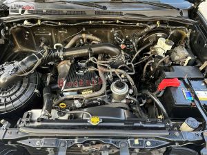 Xe Toyota Fortuner 2.7V 4x4 AT 2011