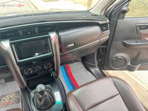 Xe Toyota Fortuner 2.4G 4x2 MT 2018