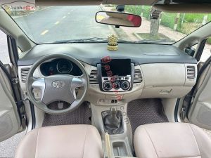 Xe Toyota Innova 2.0E 2015
