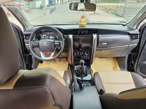 Xe Toyota Fortuner 2.4G 4x2 MT 2019