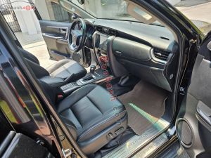 Xe Toyota Fortuner 2.4G 4x2 AT 2021